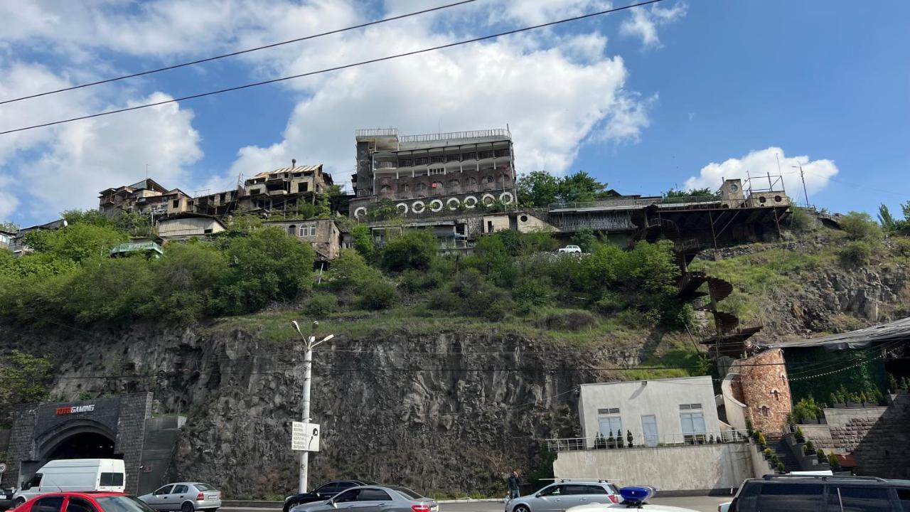 The Hill Guest House Ереван Экстерьер фото