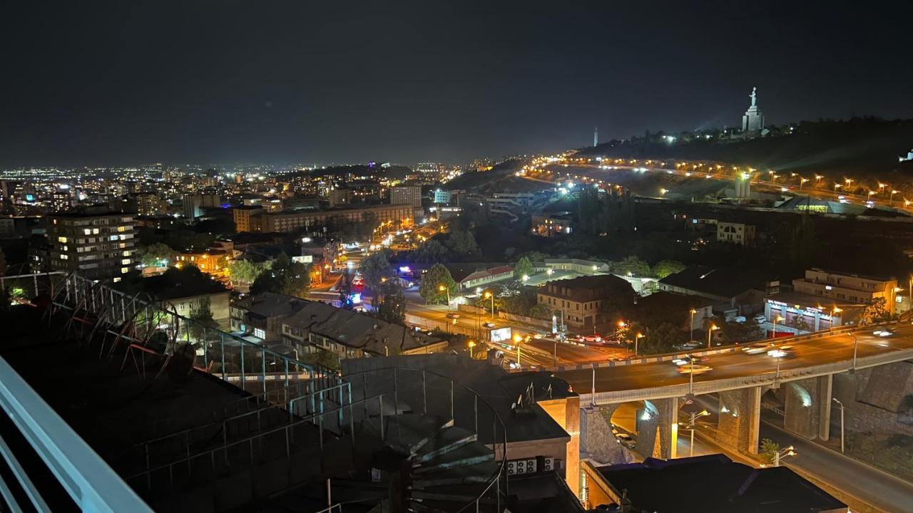 The Hill Guest House Ереван Экстерьер фото