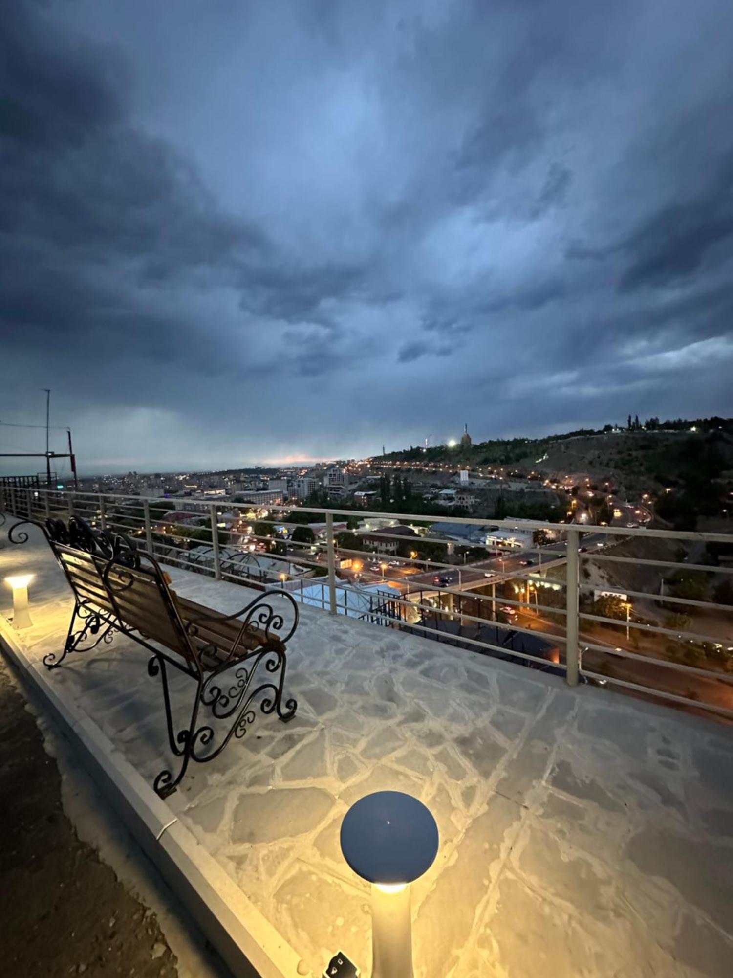 The Hill Guest House Ереван Экстерьер фото