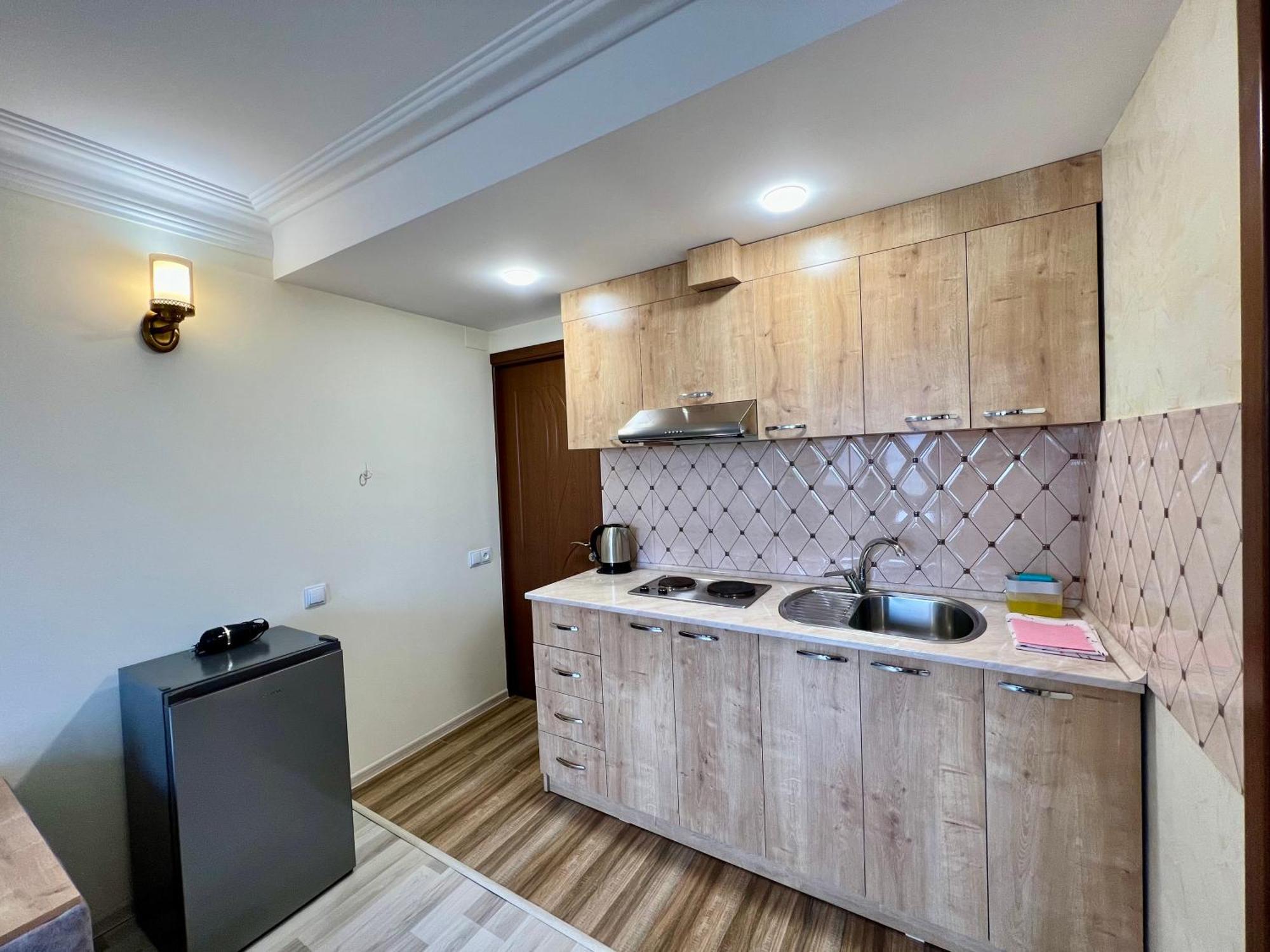 The Hill Guest House Ереван Экстерьер фото