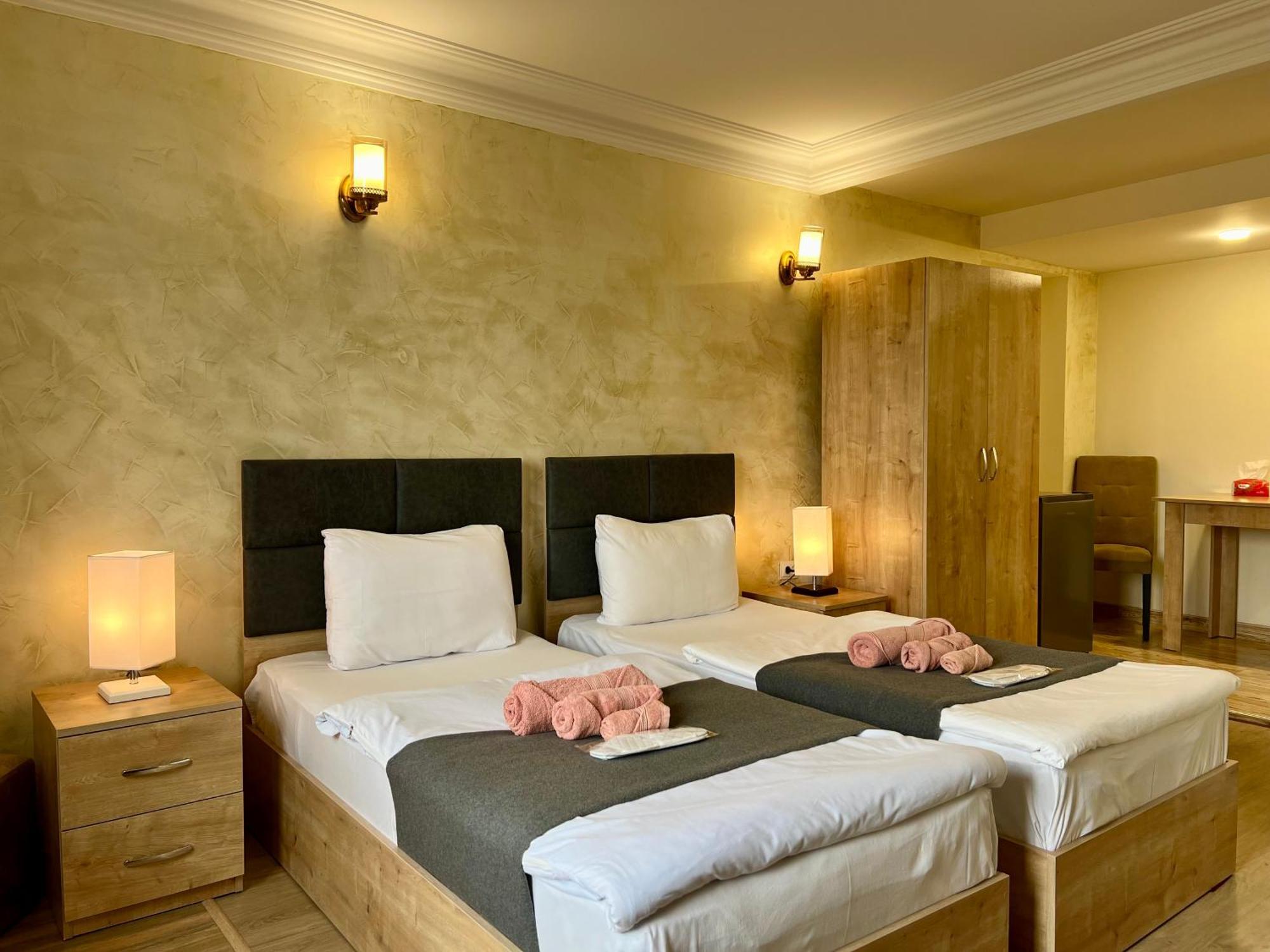The Hill Guest House Ереван Экстерьер фото
