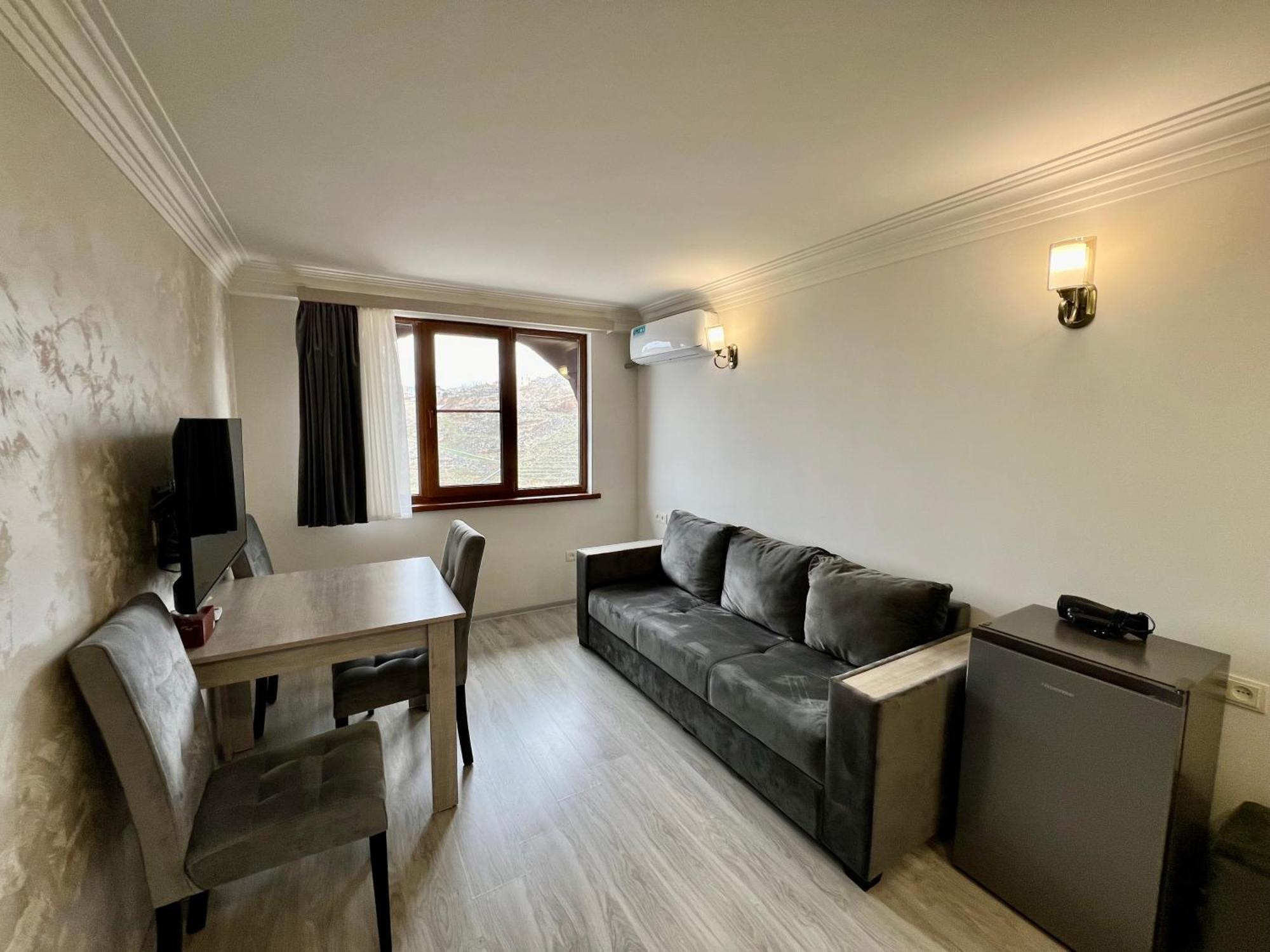 The Hill Guest House Ереван Экстерьер фото