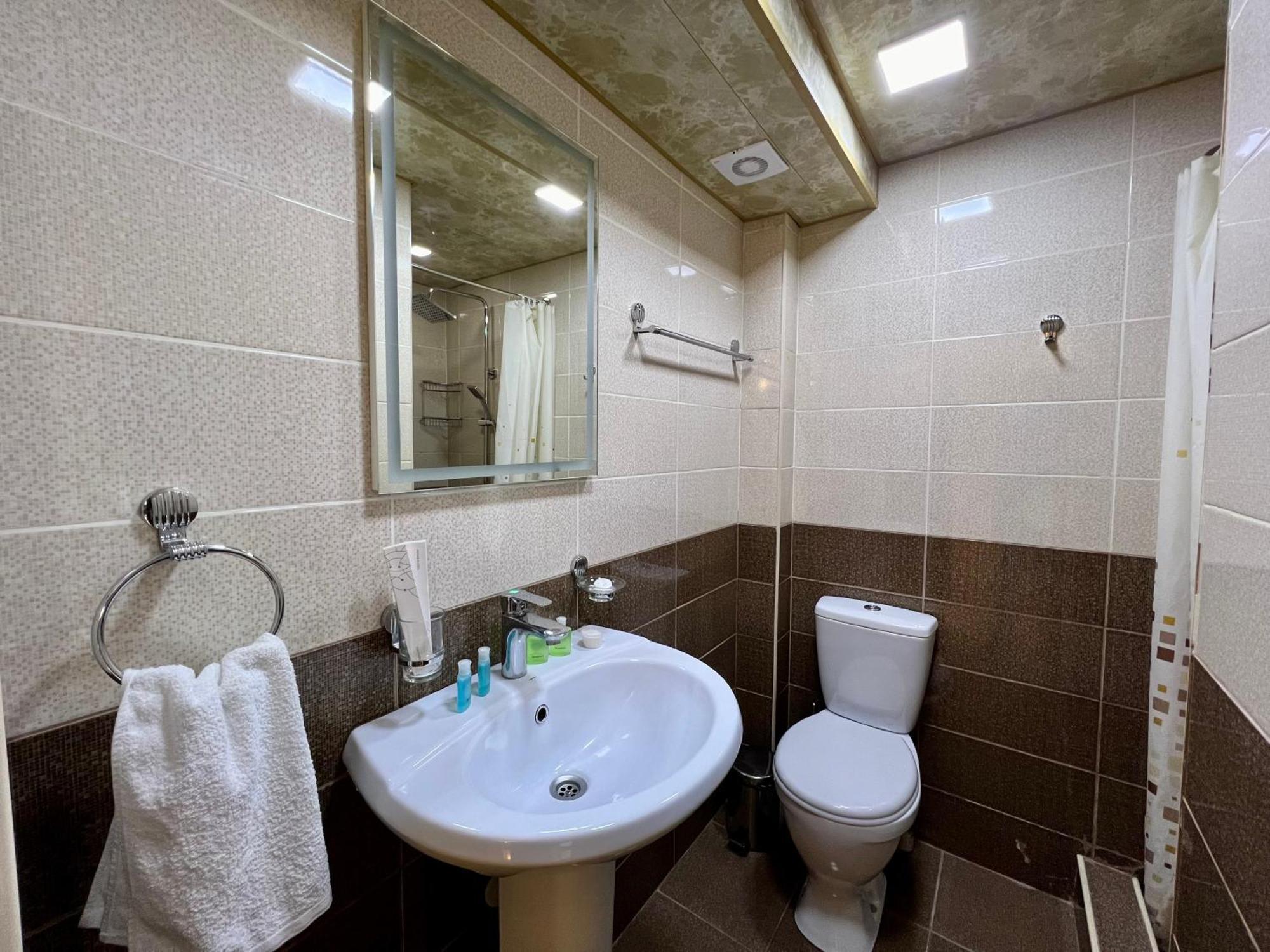 The Hill Guest House Ереван Экстерьер фото