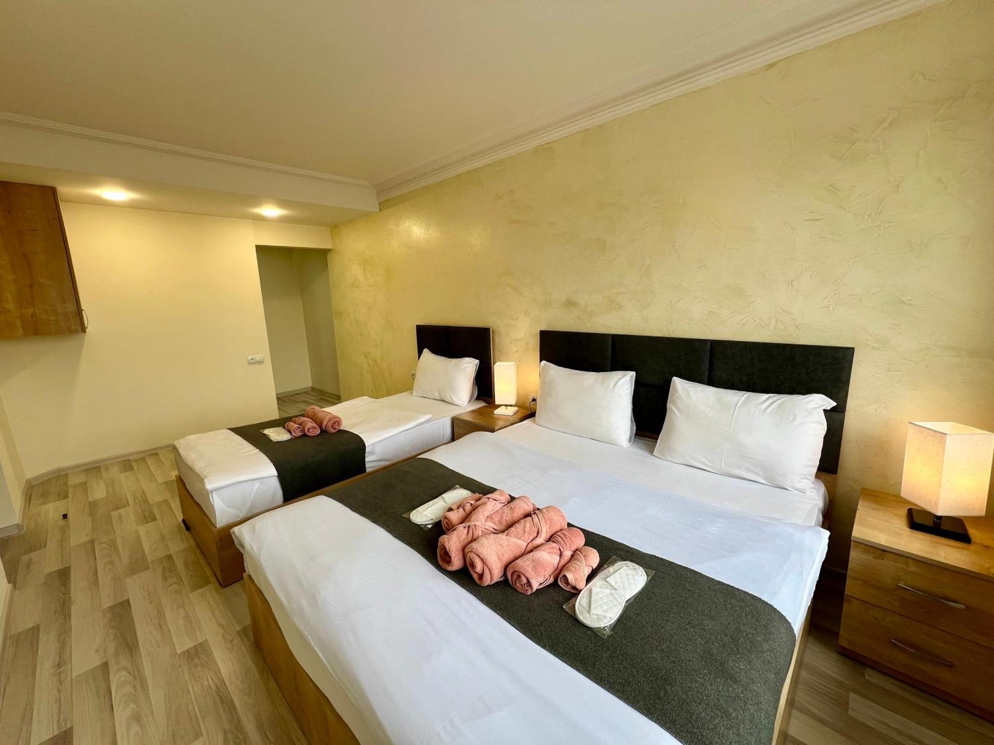The Hill Guest House Ереван Экстерьер фото