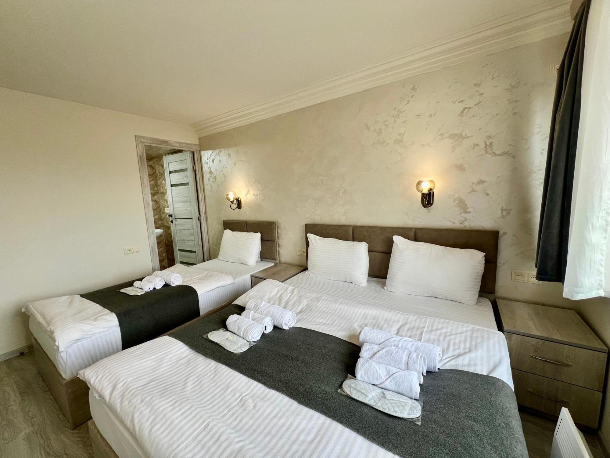 The Hill Guest House Ереван Экстерьер фото